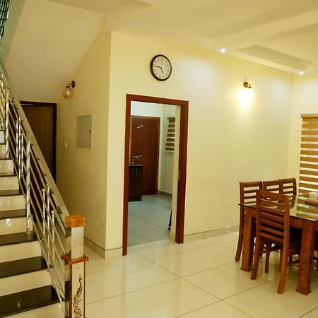 Clover Home Tiruvalla Luaran gambar