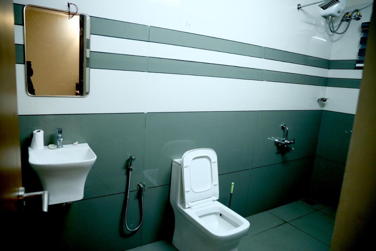 Clover Home Tiruvalla Luaran gambar