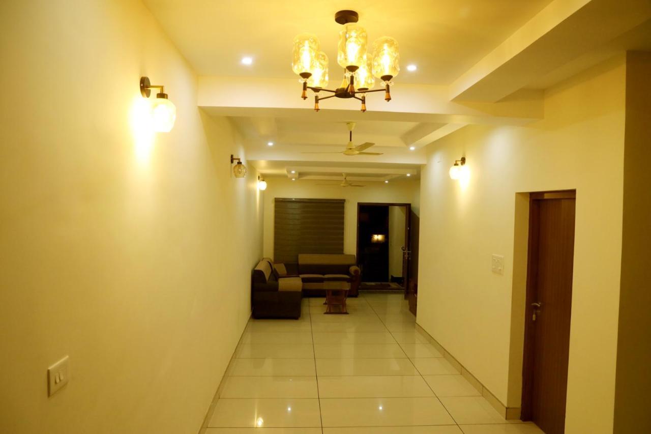 Clover Home Tiruvalla Luaran gambar