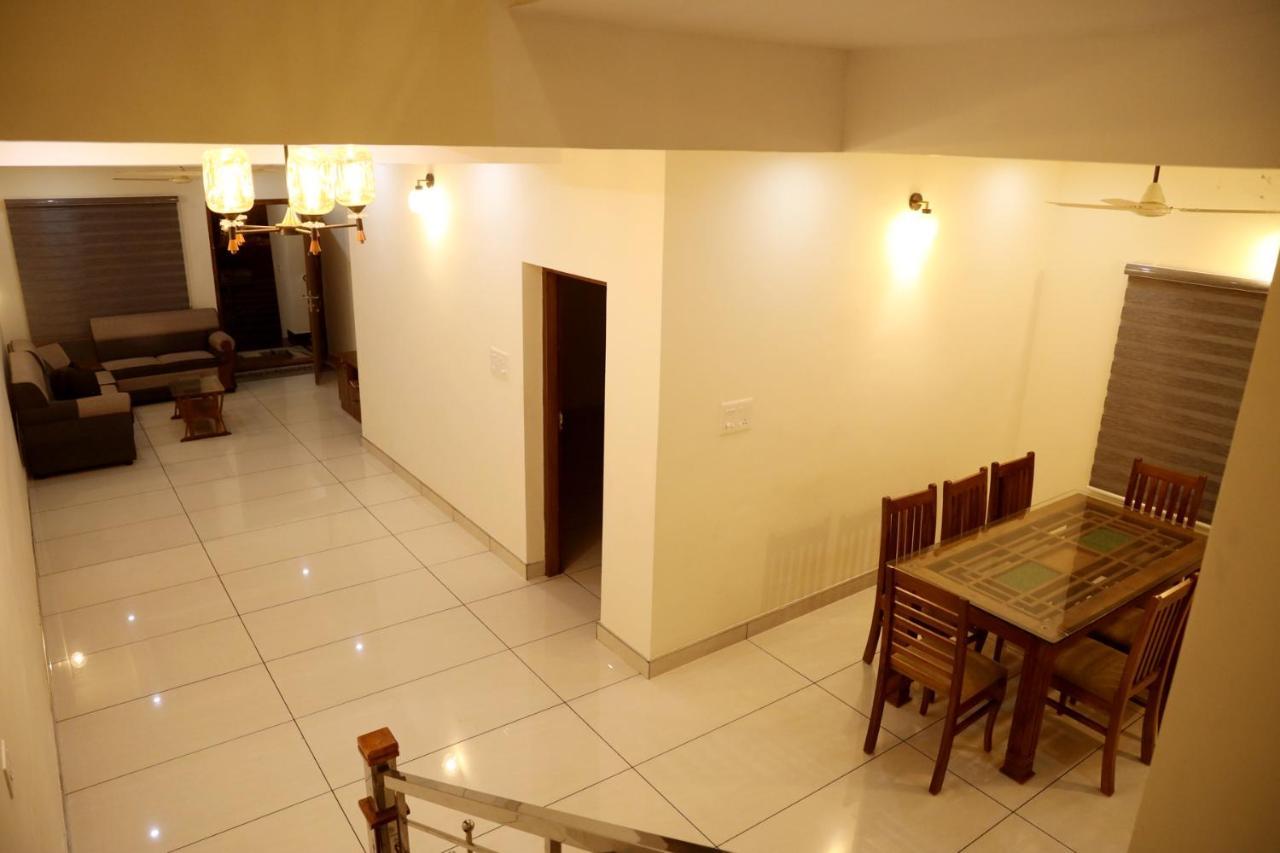 Clover Home Tiruvalla Luaran gambar
