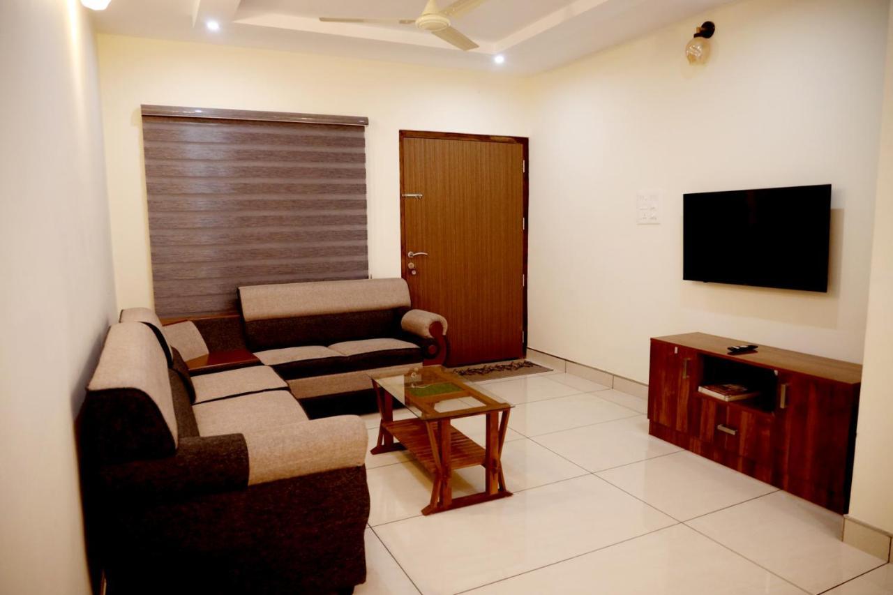 Clover Home Tiruvalla Luaran gambar