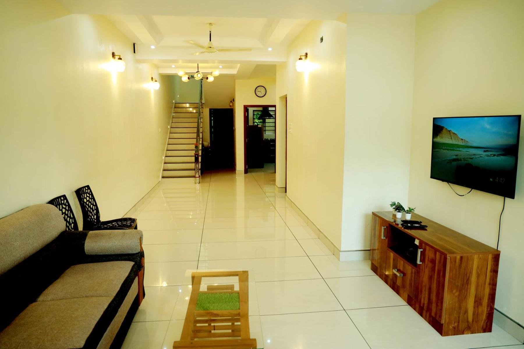 Clover Home Tiruvalla Luaran gambar
